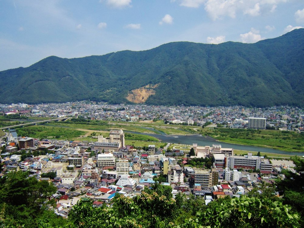 千曲市の遺品整理対応エリア（戸倉上山田温泉と千曲川沿いの街）
