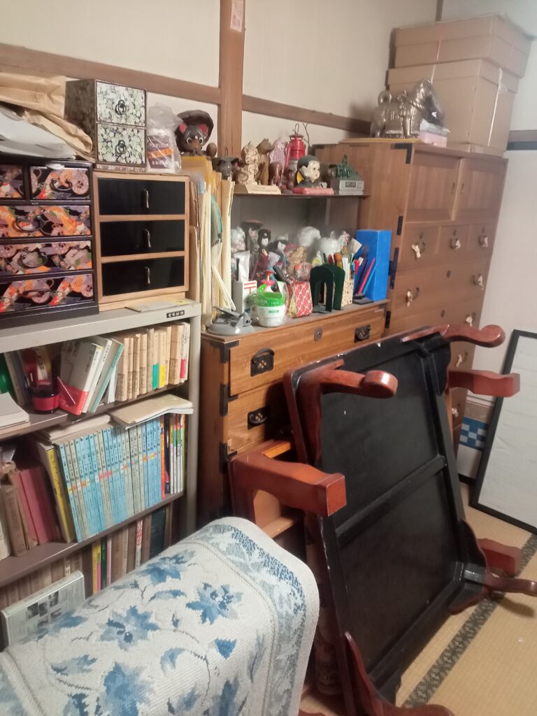 塩尻市の遺品整理 6LDK Before